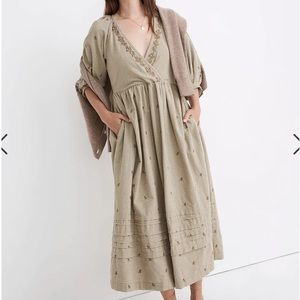 Madewell Marianna Puff-Sleeve Midi Dress in Welsh Blossoms